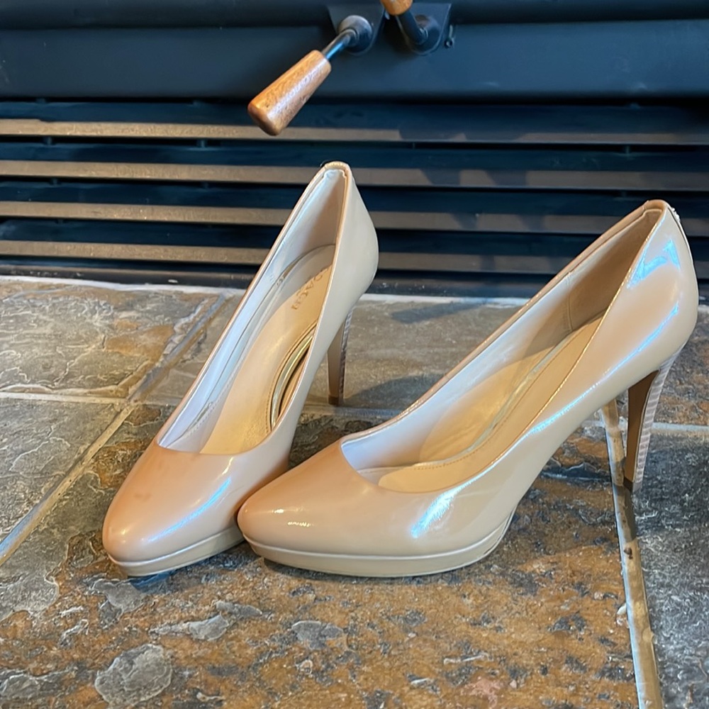 Coach Nude patent leather heels size 7.5